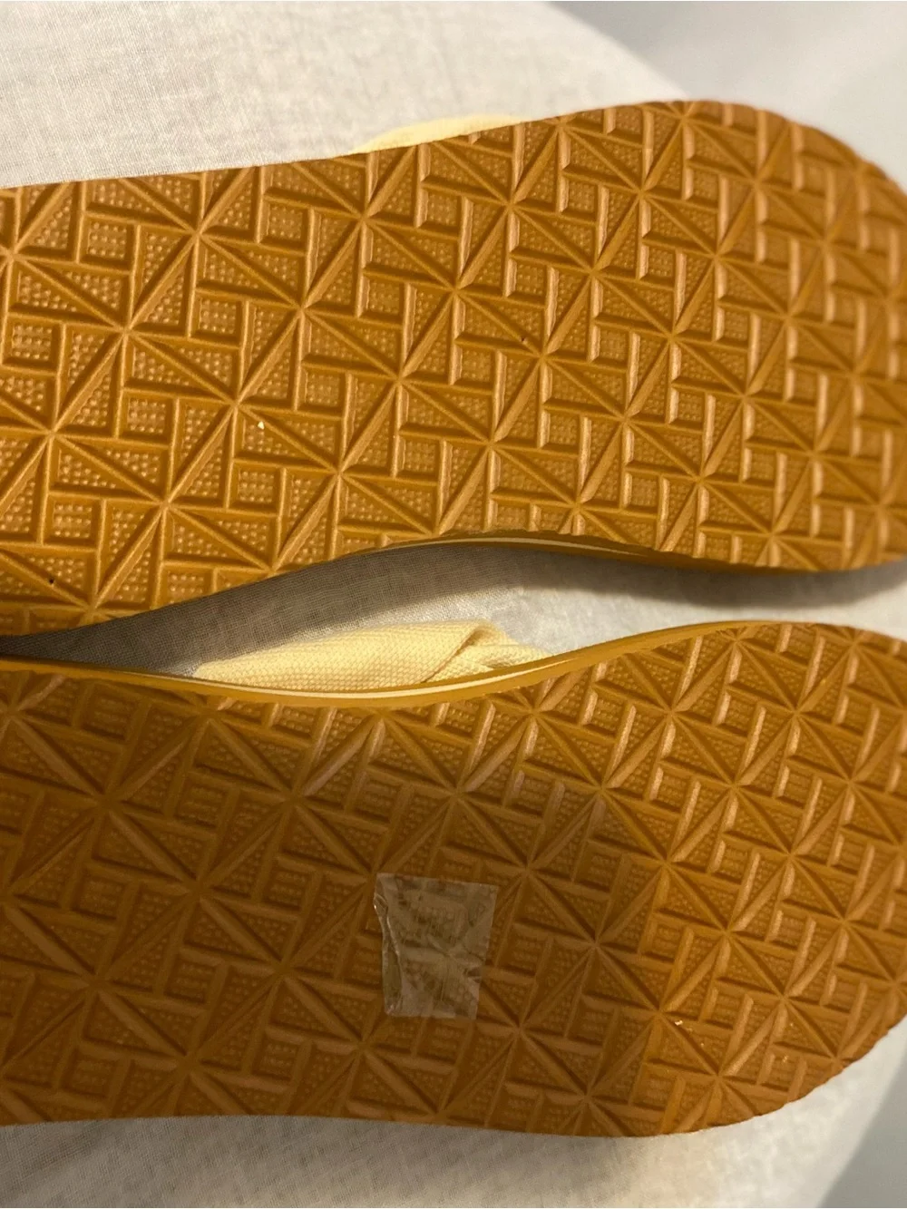 Source Unknown Cream Knotted Strap Tan Footbed Sandals